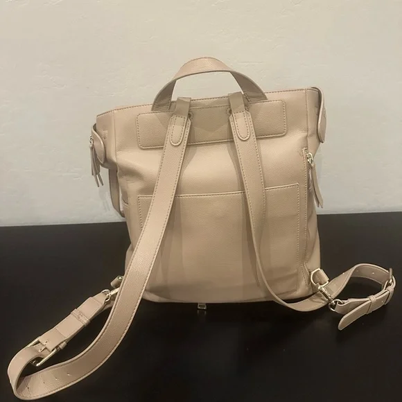 Mina Baie Kinney Backpack Vegan Full in Sand - Picture 12 of 16